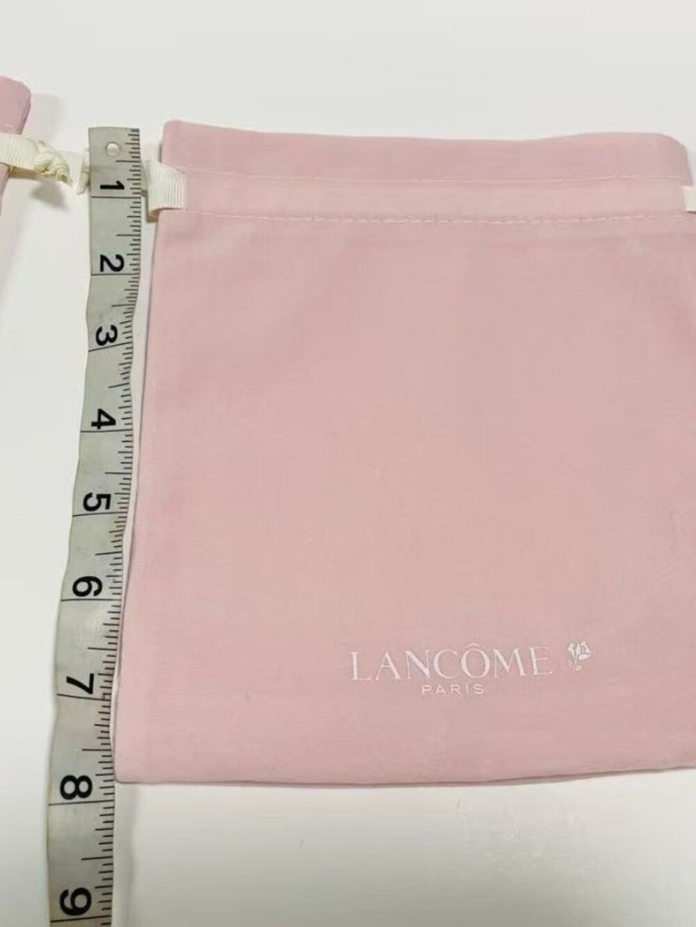 Lancôme Paris soft velvet pink drawstring pouch - Picture 3 of 3